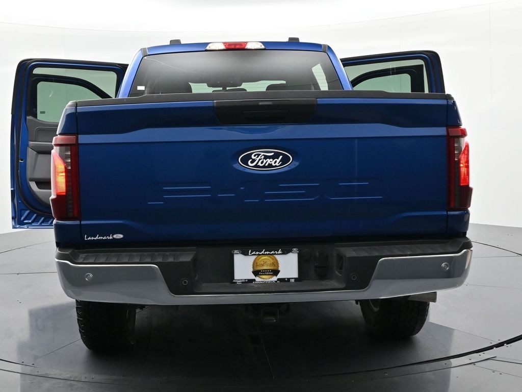 Ford F-150 Vehicle Full-screen Gallery Image 26