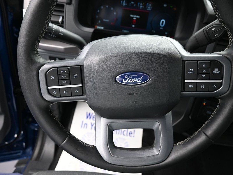 Ford F-150 Vehicle Full-screen Gallery Image 11