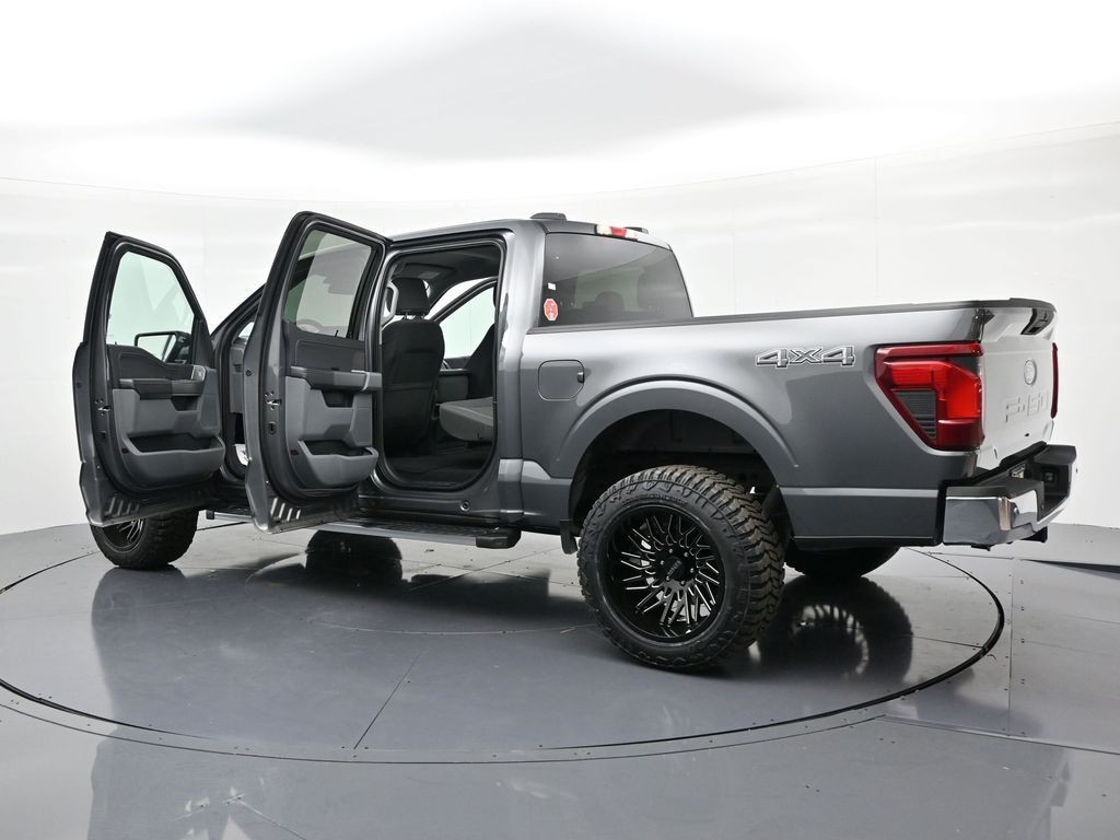 Ford F-150 Vehicle Full-screen Gallery Image 24