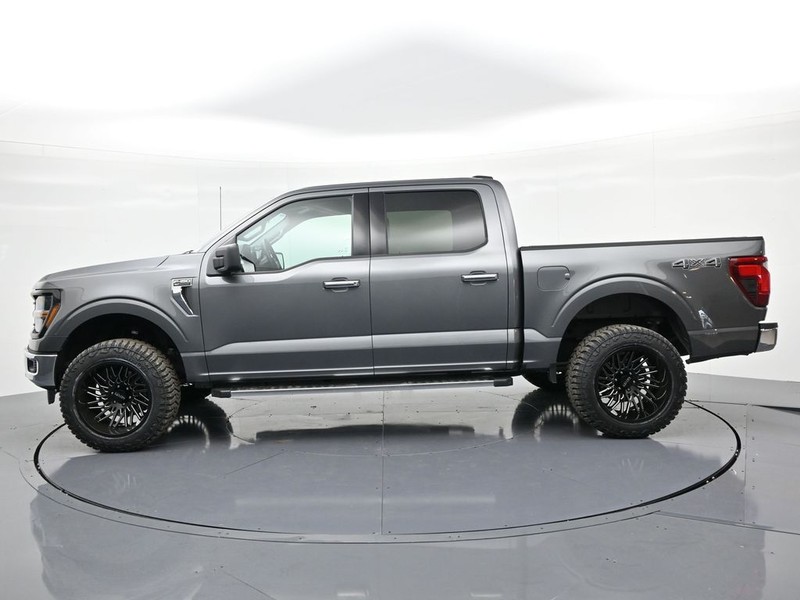 Ford F-150 Vehicle Full-screen Gallery Image 9