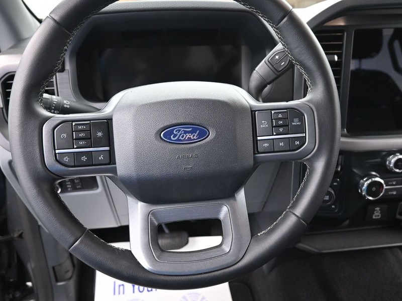 Ford F-150 Vehicle Full-screen Gallery Image 14
