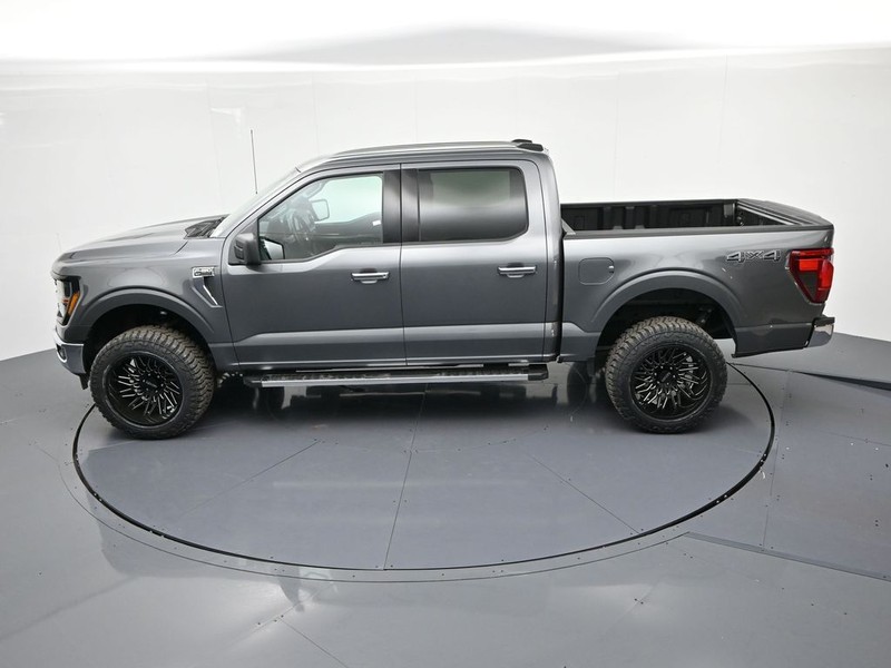 Ford F-150 Vehicle Full-screen Gallery Image 18