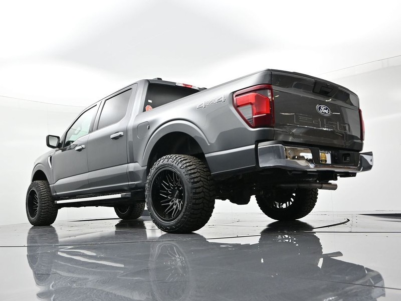 Ford F-150 Vehicle Full-screen Gallery Image 19