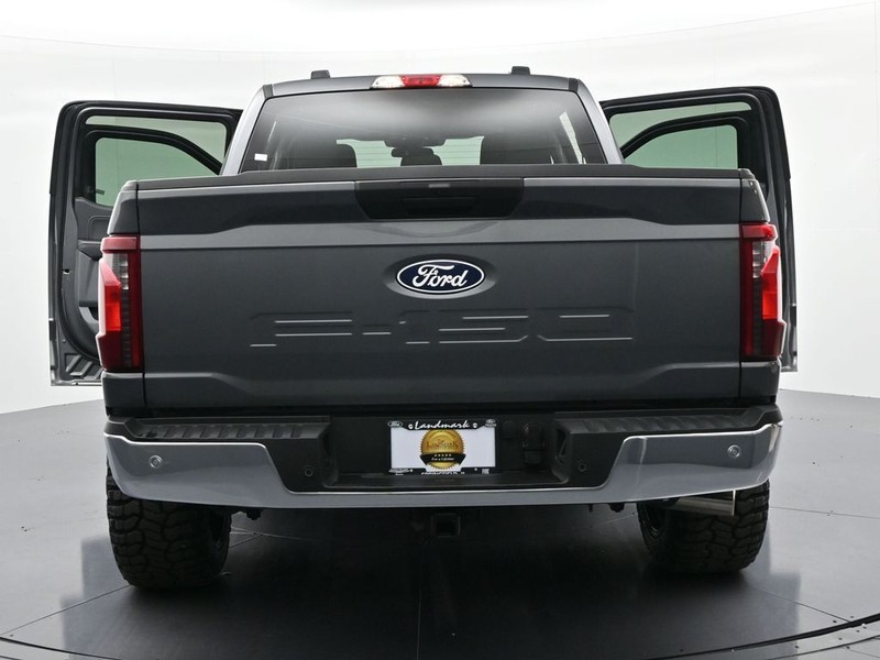 Ford F-150 Vehicle Full-screen Gallery Image 26