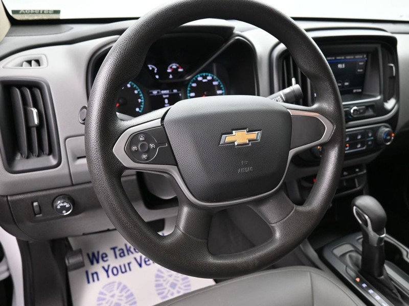 Chevrolet Colorado Vehicle Full-screen Gallery Image 12