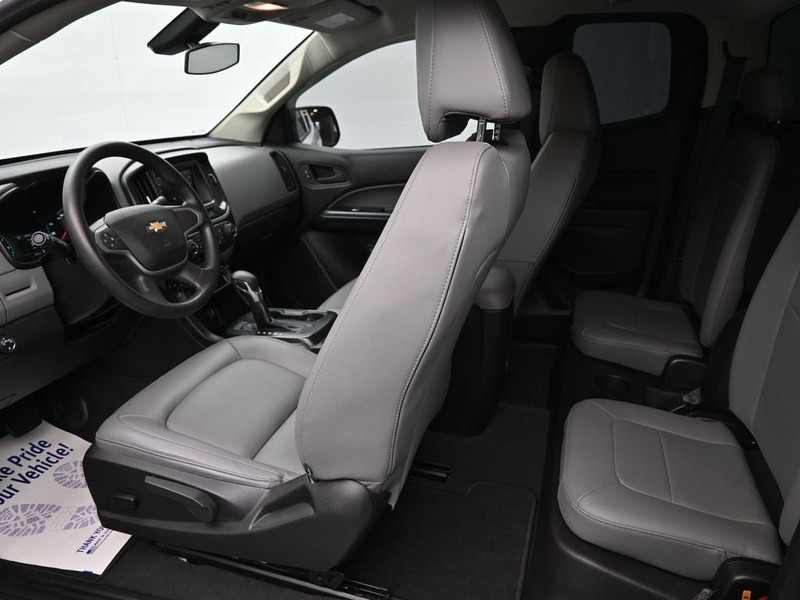 Chevrolet Colorado Vehicle Full-screen Gallery Image 13