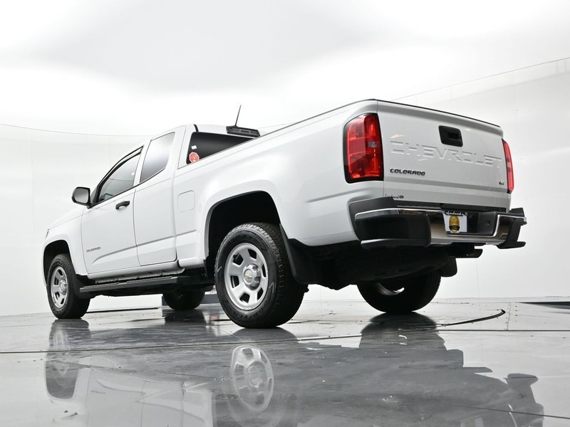 Chevrolet Colorado Vehicle Full-screen Gallery Image 18