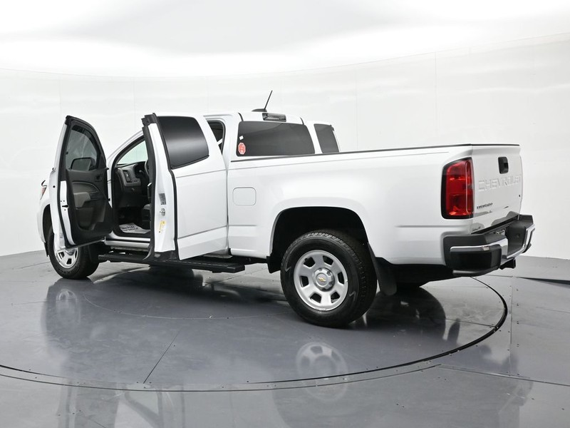 Chevrolet Colorado Vehicle Full-screen Gallery Image 23