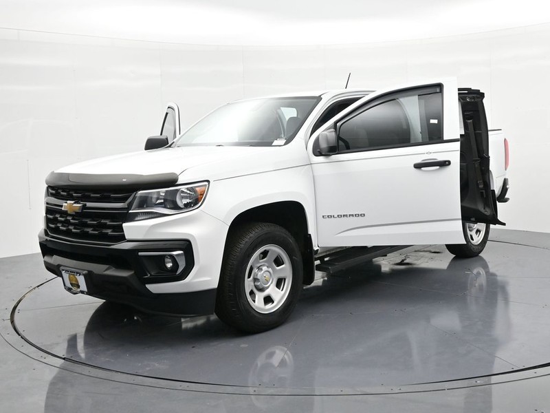 Chevrolet Colorado Vehicle Full-screen Gallery Image 24