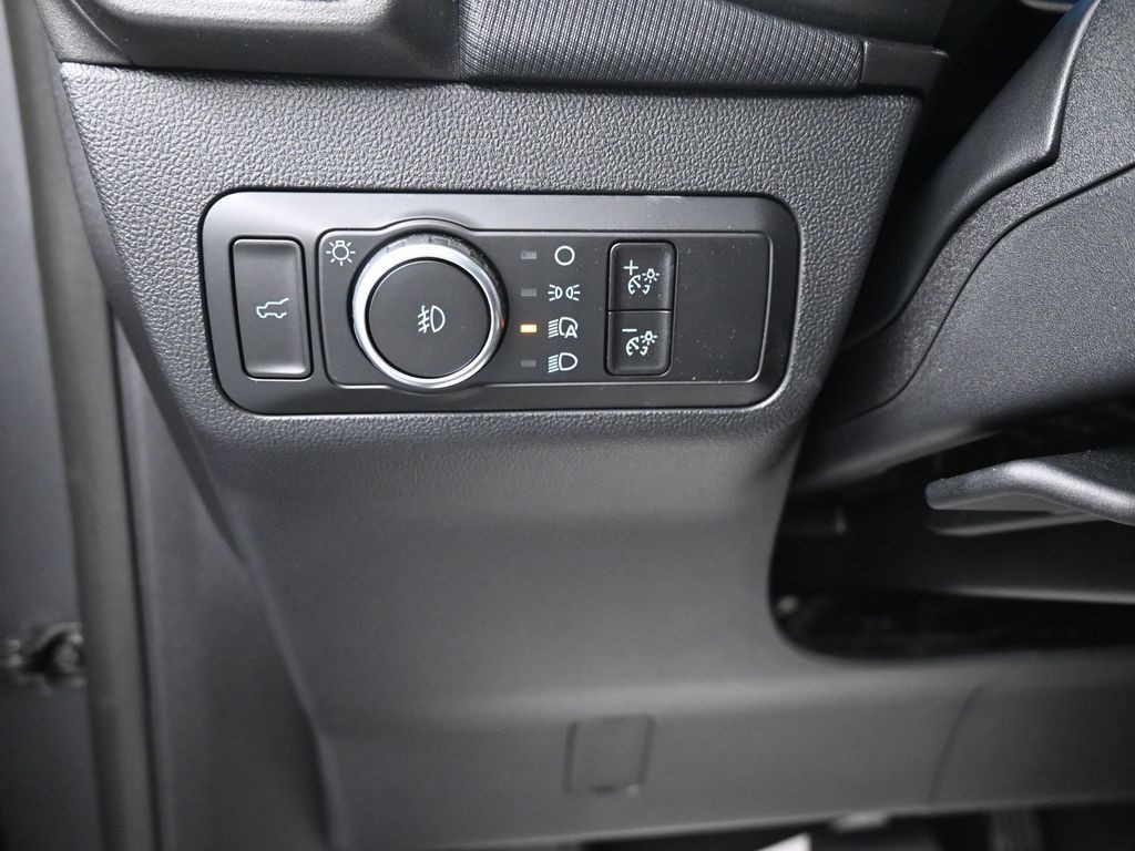 Ford Bronco Sport Vehicle Full-screen Gallery Image 11