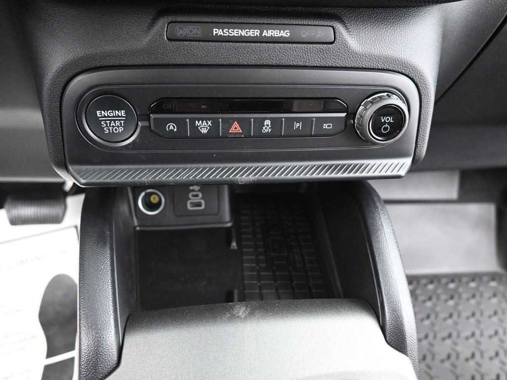 Ford Bronco Sport Vehicle Full-screen Gallery Image 13