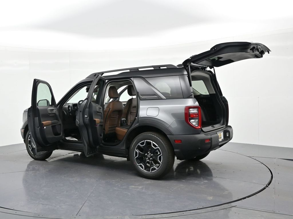 Ford Bronco Sport Vehicle Full-screen Gallery Image 26