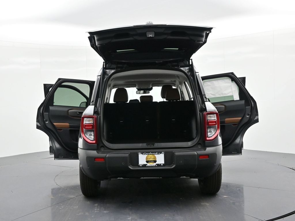 Ford Bronco Sport Vehicle Full-screen Gallery Image 28