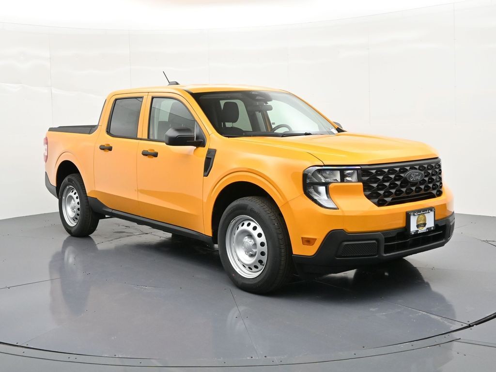 Ford Maverick Vehicle Full-screen Gallery Image 4