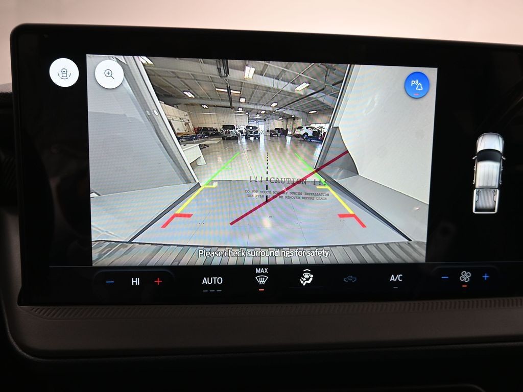 Ford Maverick Vehicle Full-screen Gallery Image 12