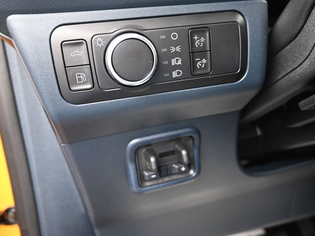 Ford Maverick Vehicle Full-screen Gallery Image 15