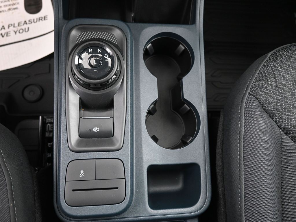 Ford Maverick Vehicle Full-screen Gallery Image 19