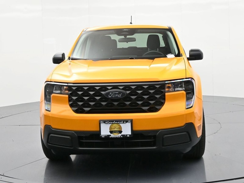 Ford Maverick Vehicle Full-screen Gallery Image 3