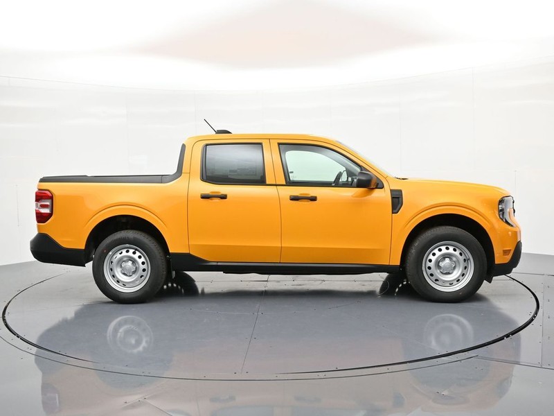 Ford Maverick Vehicle Full-screen Gallery Image 5