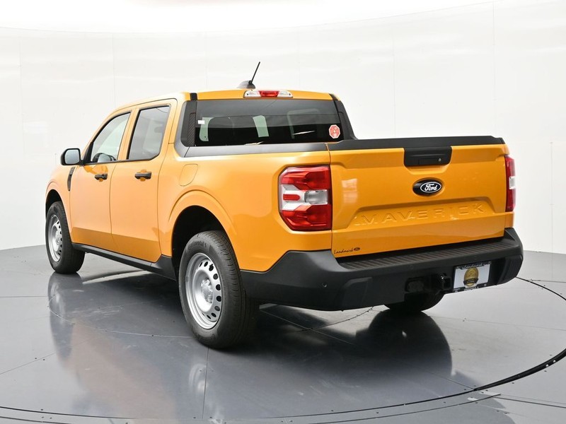 Ford Maverick Vehicle Full-screen Gallery Image 8