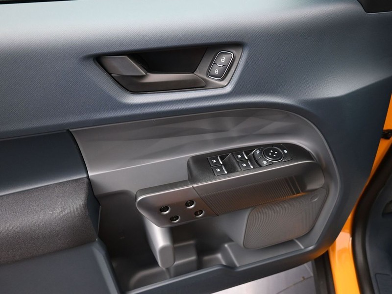 Ford Maverick Vehicle Full-screen Gallery Image 10