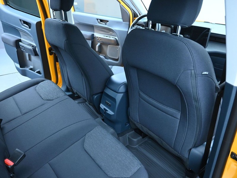 Ford Maverick Vehicle Full-screen Gallery Image 16