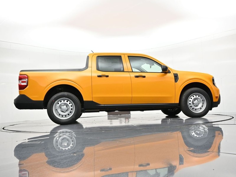 Ford Maverick Vehicle Full-screen Gallery Image 24