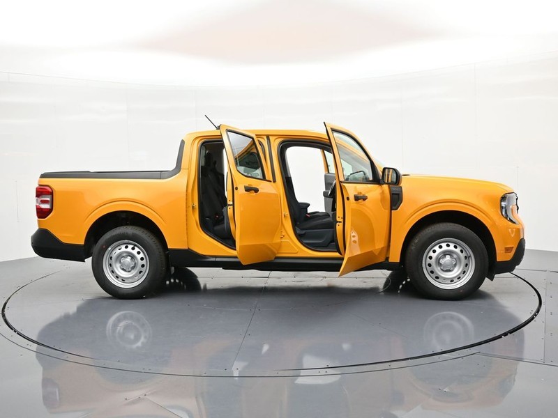 Ford Maverick Vehicle Full-screen Gallery Image 25