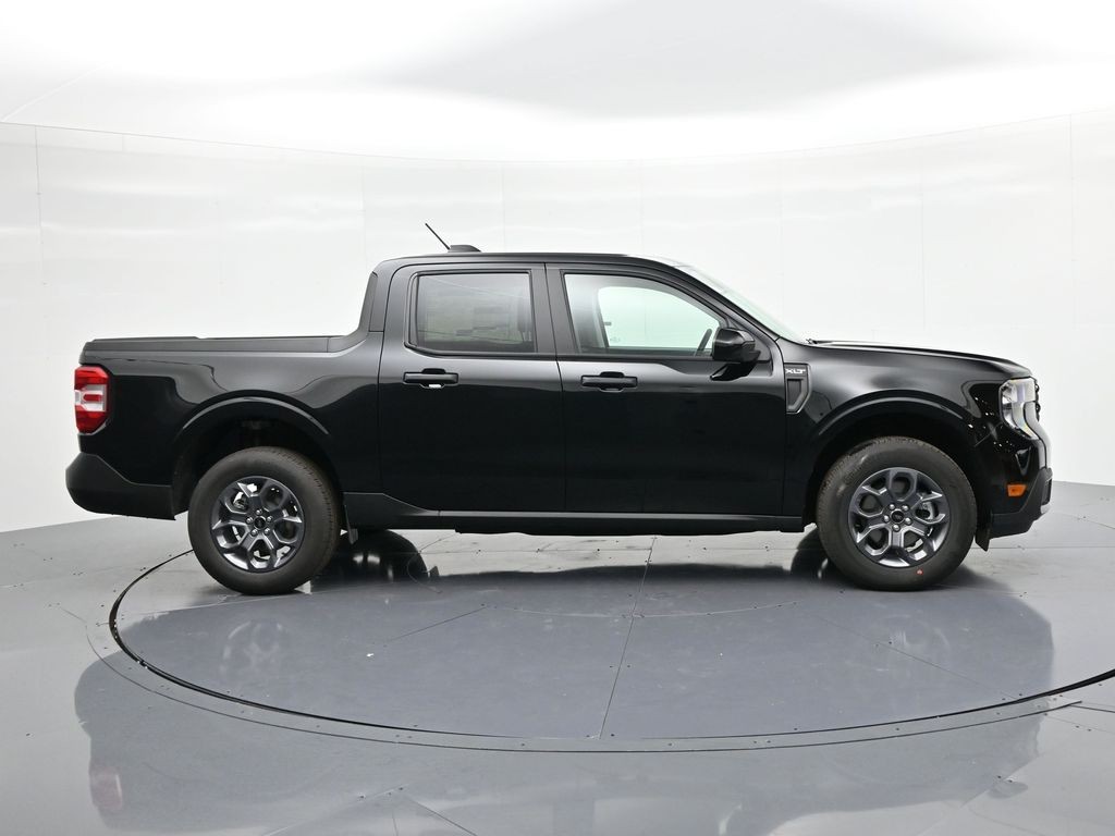 Ford Maverick Vehicle Full-screen Gallery Image 5