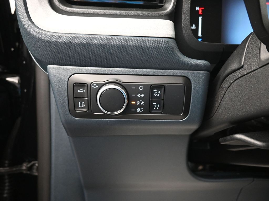 Ford Maverick Vehicle Full-screen Gallery Image 13