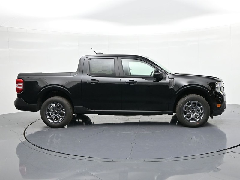 Ford Maverick Vehicle Full-screen Gallery Image 5