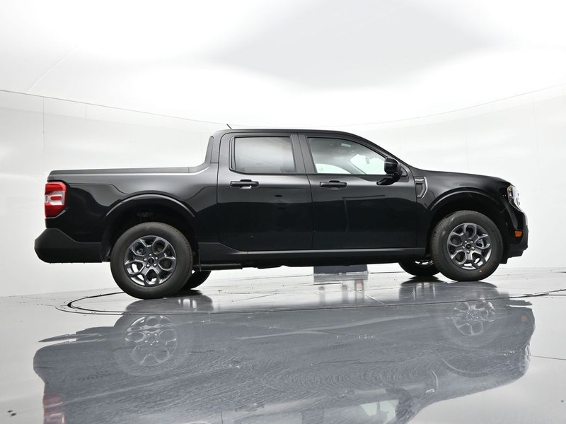 Ford Maverick Vehicle Full-screen Gallery Image 24