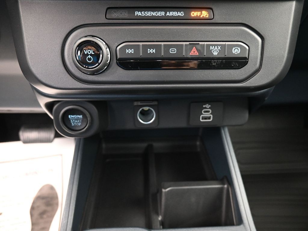 Ford Maverick Vehicle Full-screen Gallery Image 12