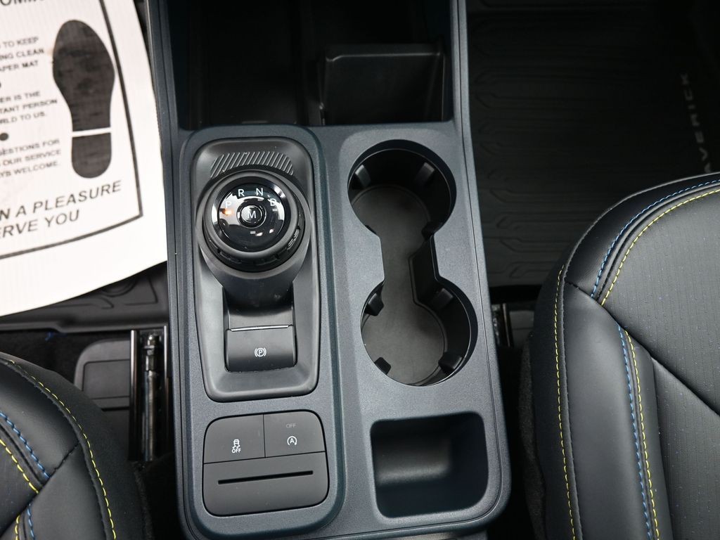 Ford Maverick Vehicle Full-screen Gallery Image 13