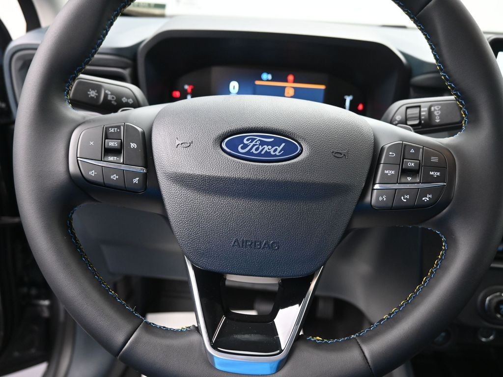 Ford Maverick Vehicle Full-screen Gallery Image 14