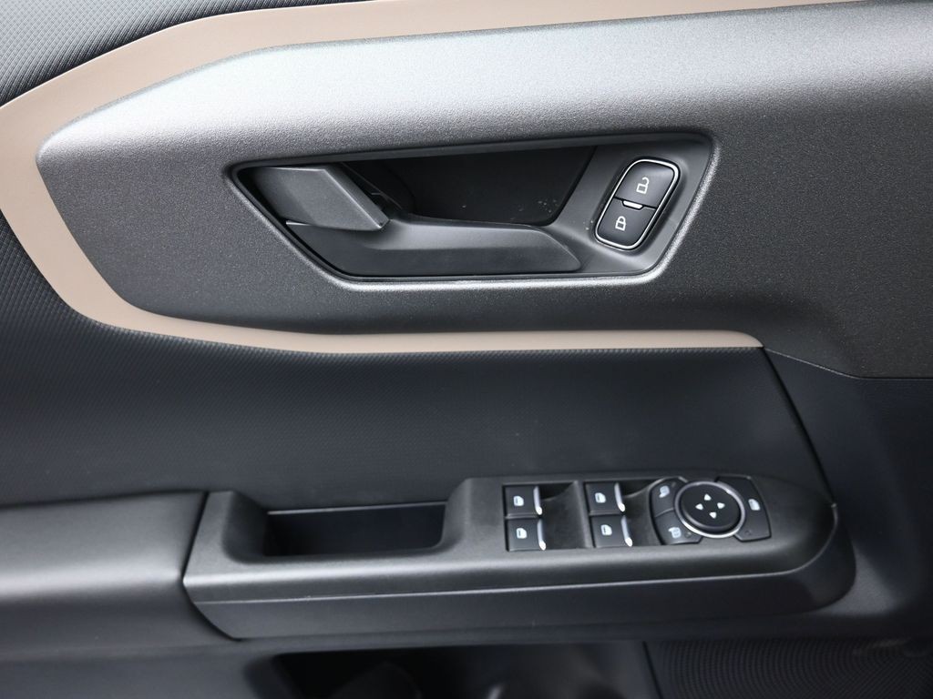 Ford Bronco Sport Vehicle Full-screen Gallery Image 10