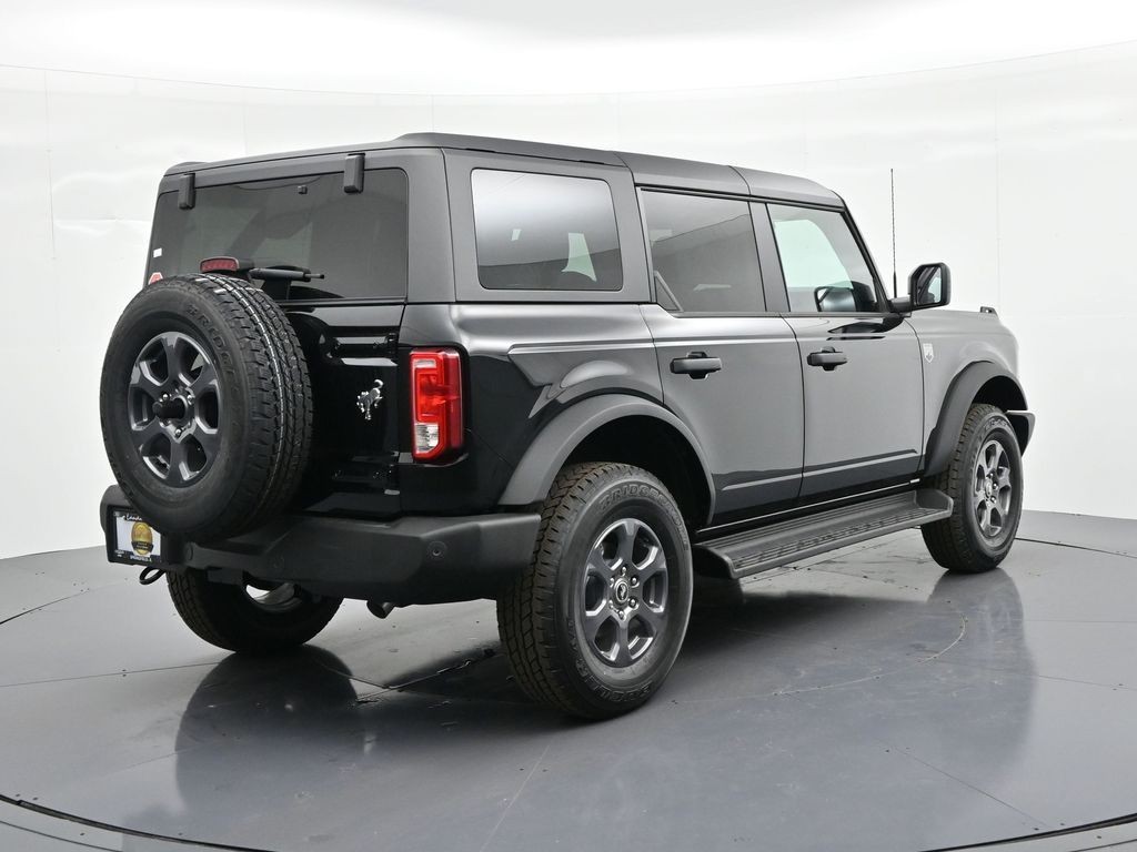 Ford Bronco Vehicle Full-screen Gallery Image 6