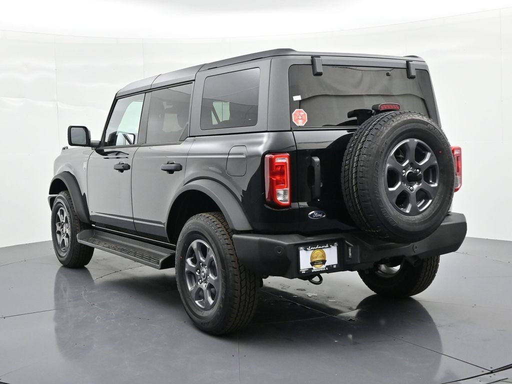 Ford Bronco Vehicle Full-screen Gallery Image 8