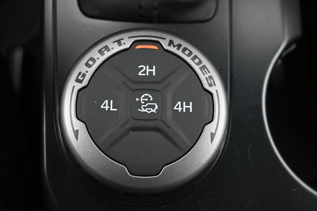 Ford Bronco Vehicle Full-screen Gallery Image 16