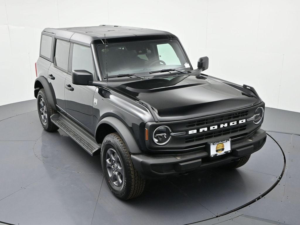 Ford Bronco Vehicle Full-screen Gallery Image 26