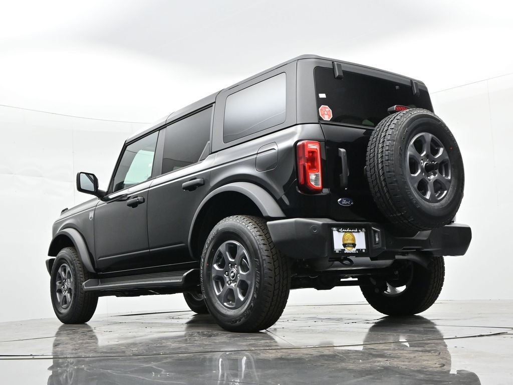 Ford Bronco Vehicle Full-screen Gallery Image 30