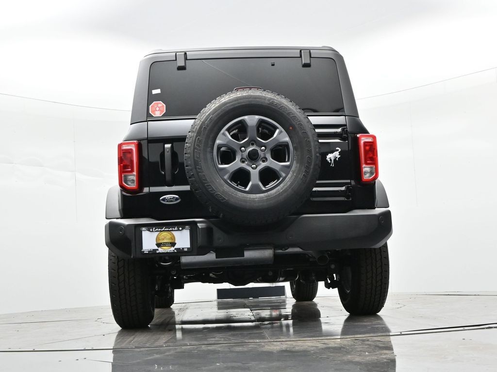 Ford Bronco Vehicle Full-screen Gallery Image 31