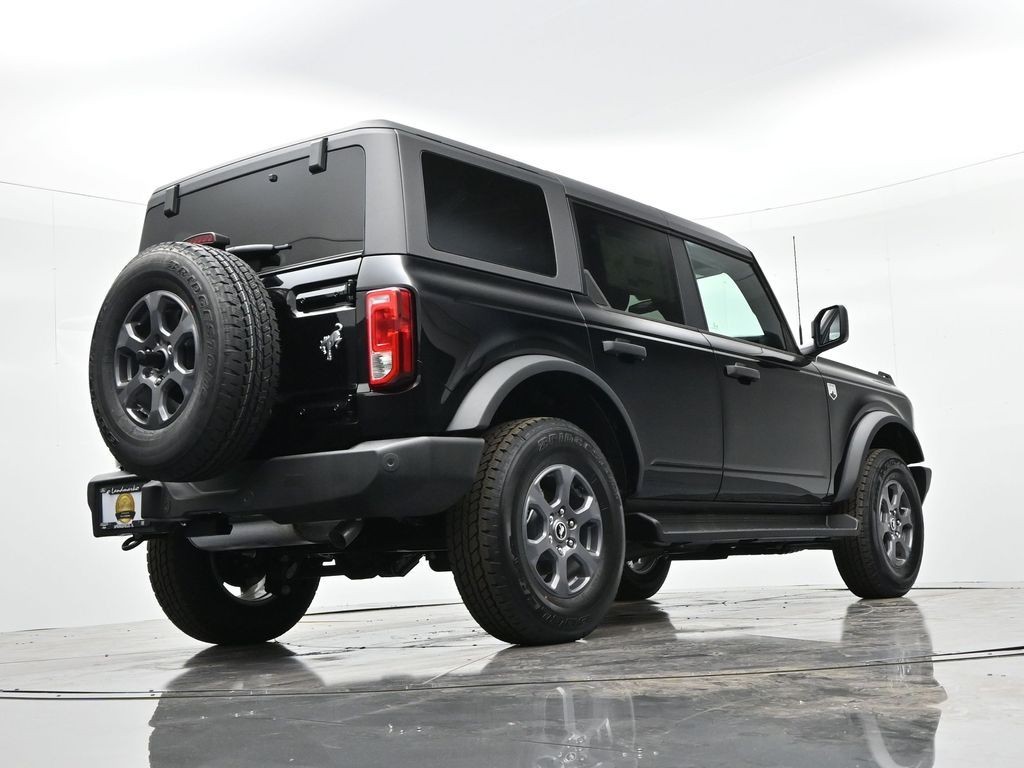 Ford Bronco Vehicle Full-screen Gallery Image 32