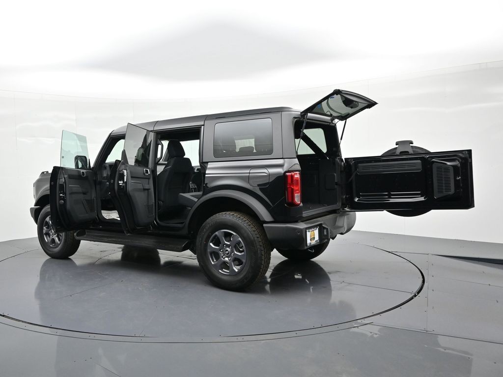 Ford Bronco Vehicle Full-screen Gallery Image 35