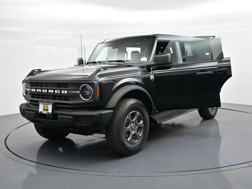 Ford Bronco Vehicle Full-screen Gallery Image 36