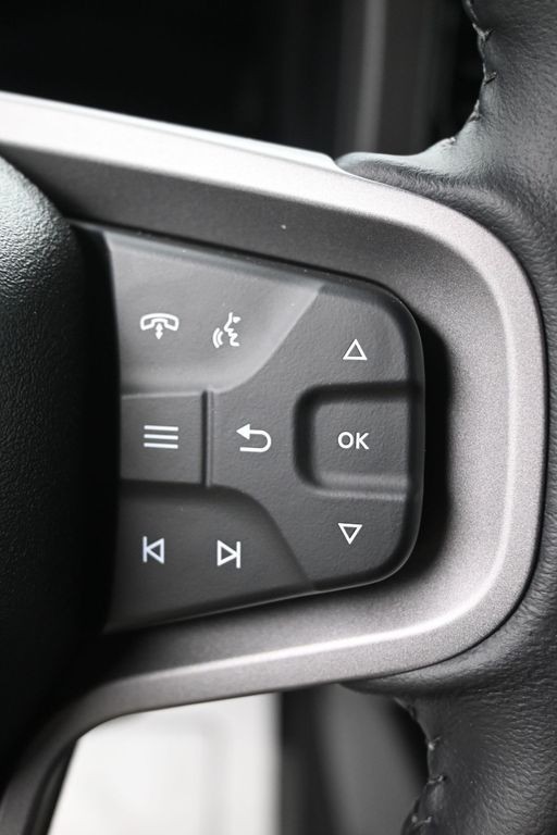 Ford Bronco Vehicle Full-screen Gallery Image 19