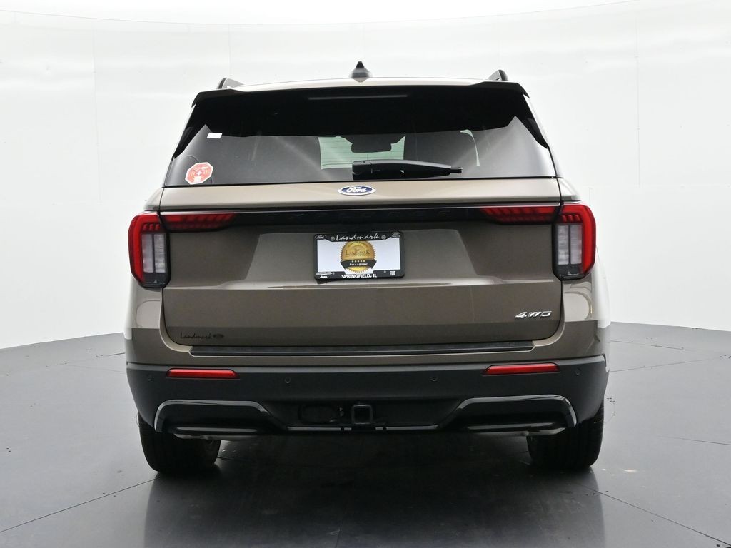 Ford Explorer Vehicle Full-screen Gallery Image 7