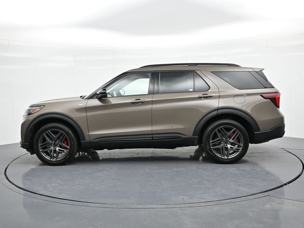 Ford Explorer Vehicle Full-screen Gallery Image 9