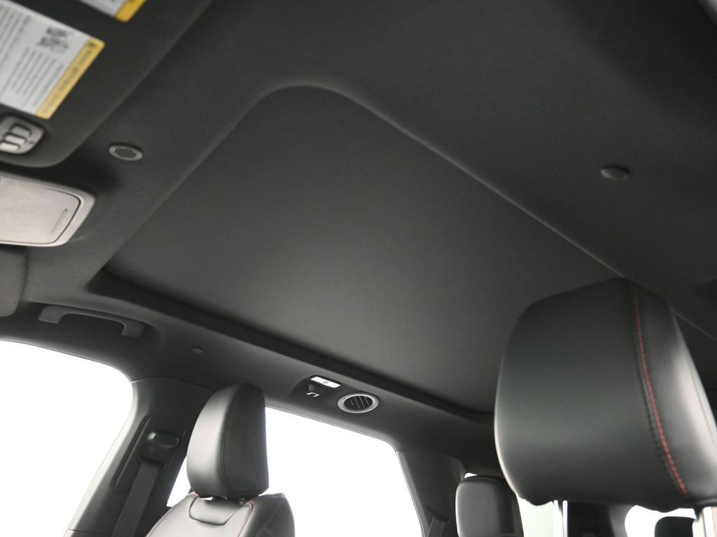 Ford Explorer Vehicle Full-screen Gallery Image 17