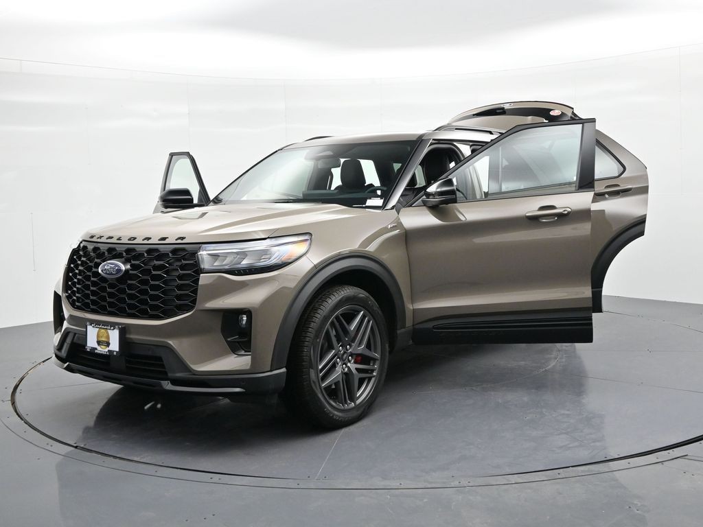 Ford Explorer Vehicle Full-screen Gallery Image 29